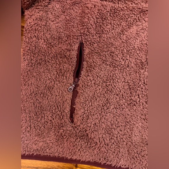 Girlfriend Collective sherpa Fuzzy Quarter zip pink maroon burgundy size small - Picture 4 of 7